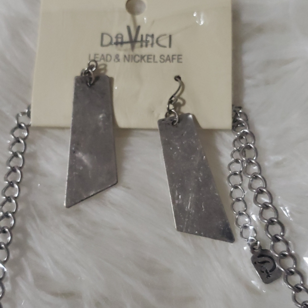 Jewelry - Picture 2 of 4